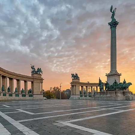 Διαμέρισμα Brand New Sunny On Andrassy Street