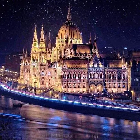 Brand New Sunny On Andrassy Street Апартаменты