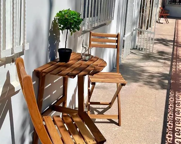 Brand New Sunny On Andrassy Street Budapest